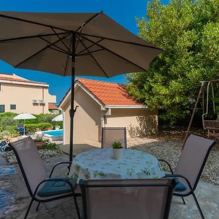 Villa Beatiful Antonela With Pool In *